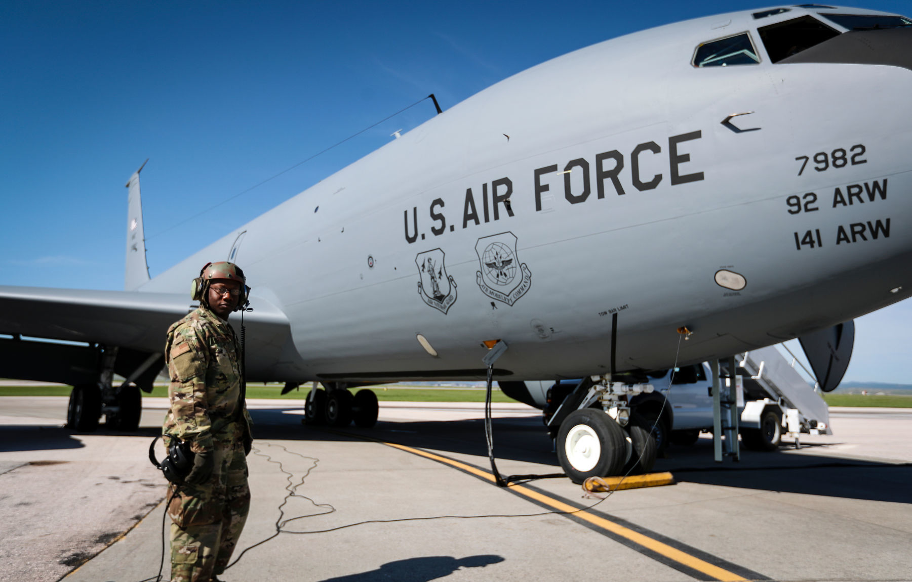 KC-135 refueling a B-1